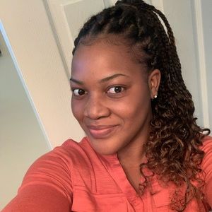 Meet your Posher, Valentina